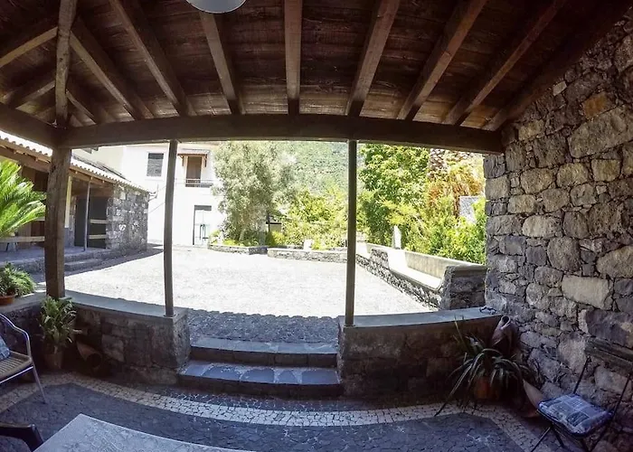 Willa With Mountain View, Sao Vicente, Madeira *